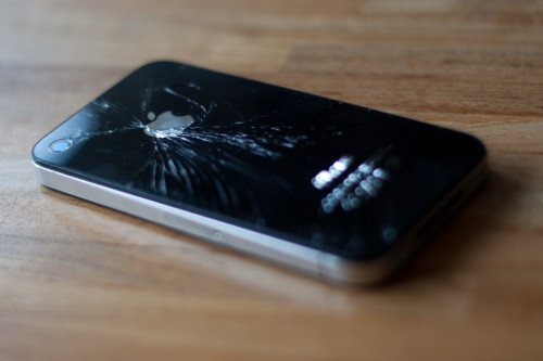 IPhone исполняется 10 лет - и он нас изолировал, а не объединил